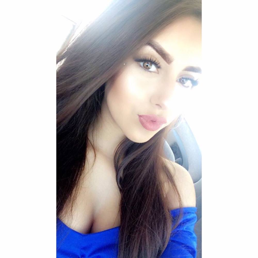 Meet your Posher, Karen muñeka
